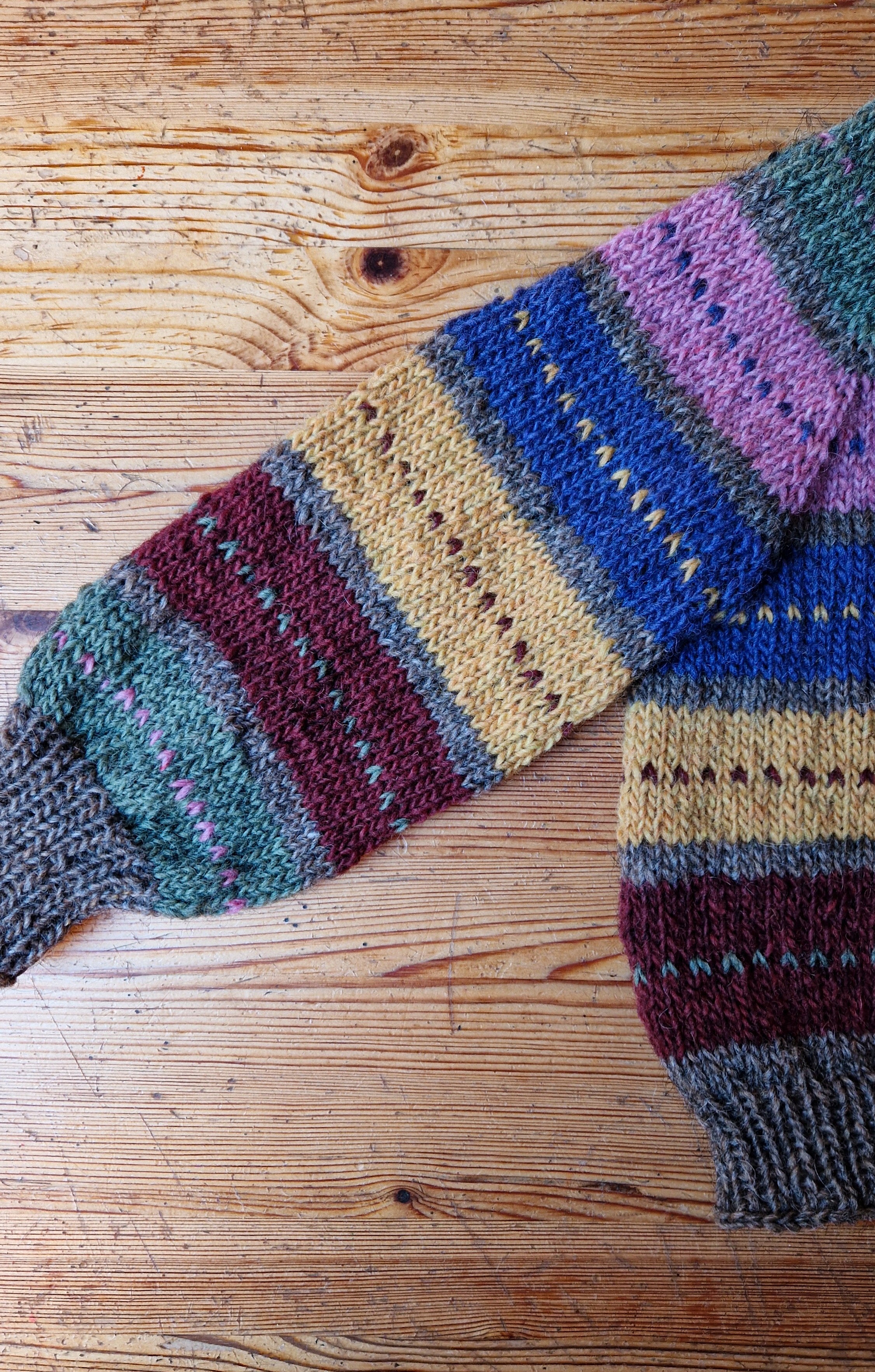 Handgestrickter Kinderpullover aus Öko-Islandwolle – Unisex Strickpullover Größe 110 – Naturwolle nachhaltig & warm