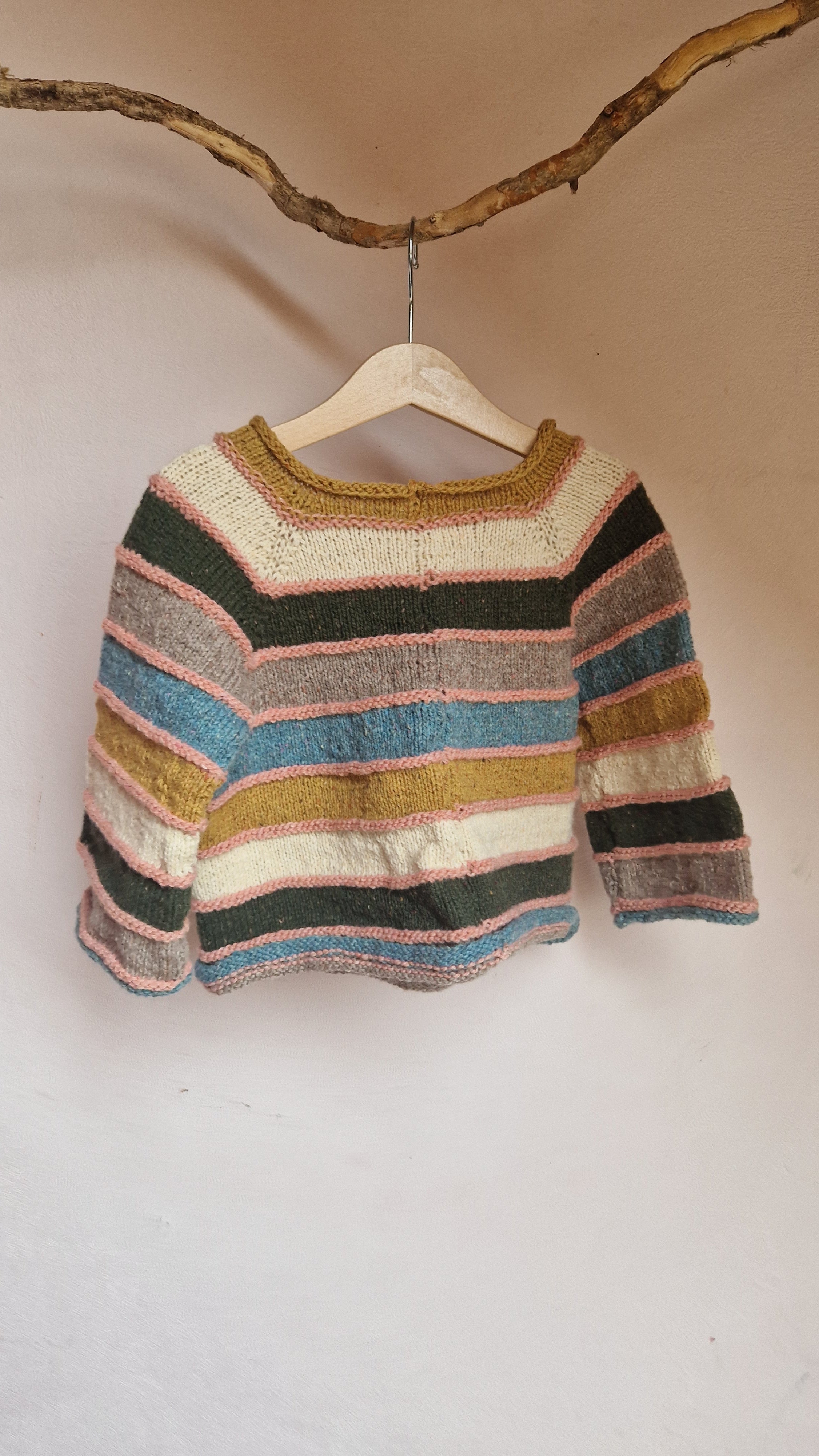 Handgestrickter Kinderpullover Bio-Schurwolle Gr. 104  Gestreift Boho/Eco Style,