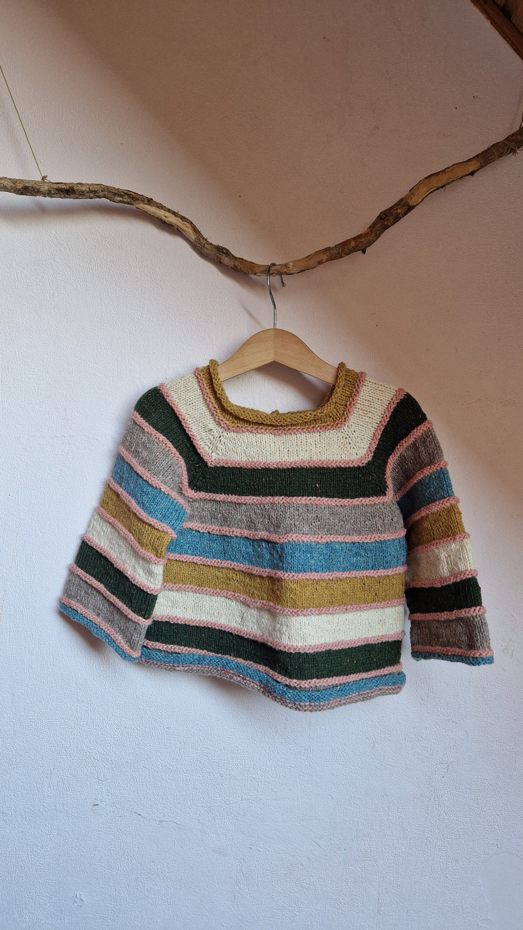 Handgestrickter Kinderpullover Bio-Schurwolle Gr. 104  Gestreift Boho/Eco Style,
