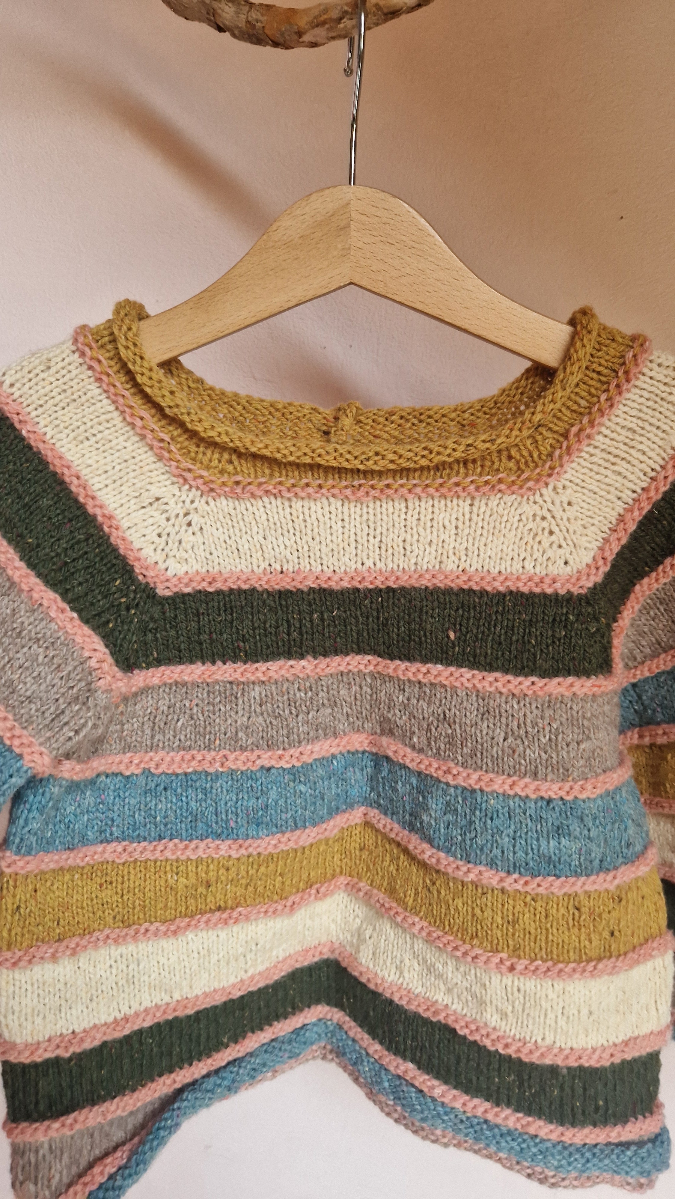 Handgestrickter Kinderpullover Bio-Schurwolle Gr. 104  Gestreift Boho/Eco Style,