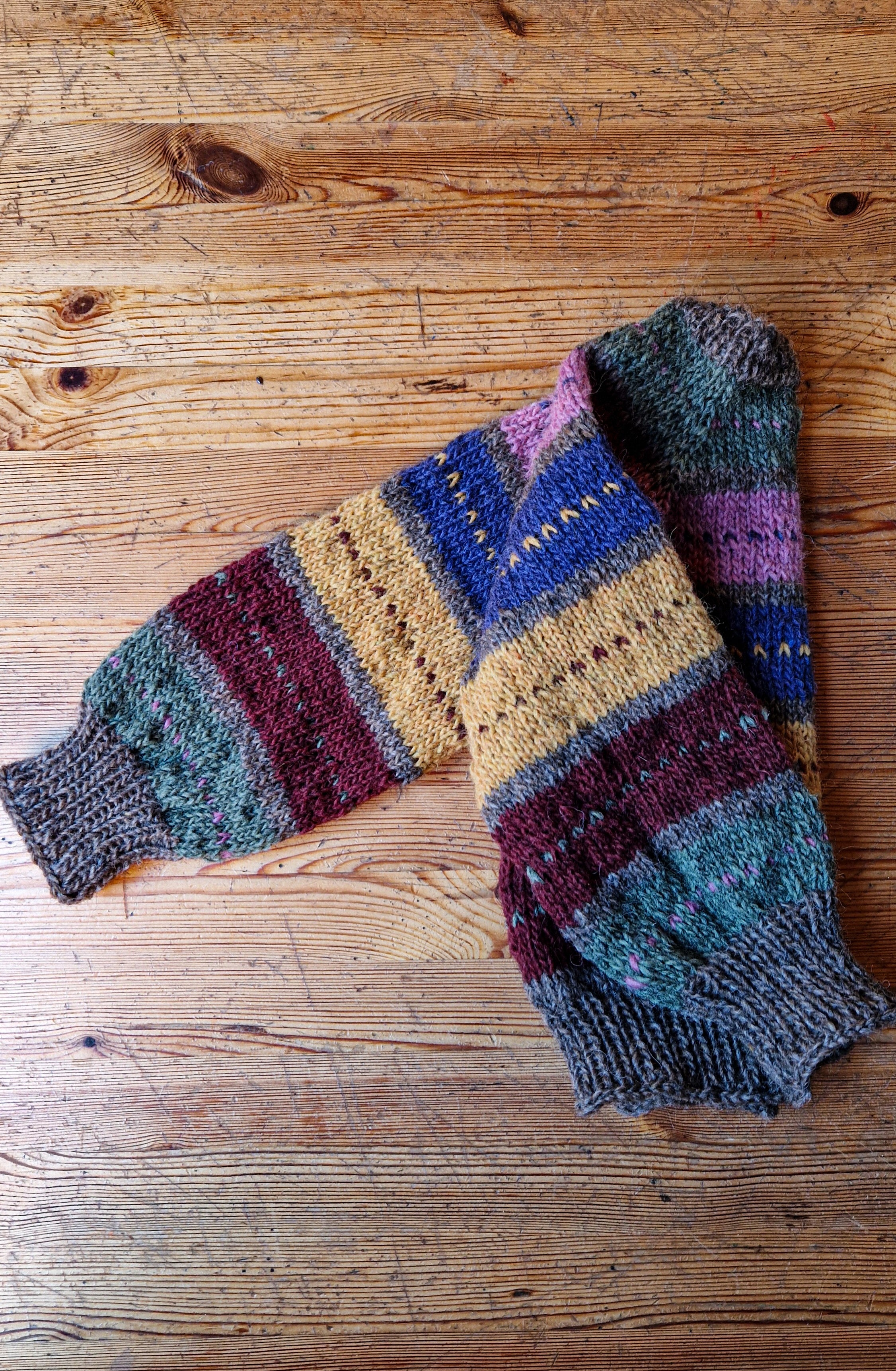 Handgestrickter Kinderpullover aus Öko-Islandwolle – Unisex Strickpullover Größe 110 – Naturwolle nachhaltig & warm