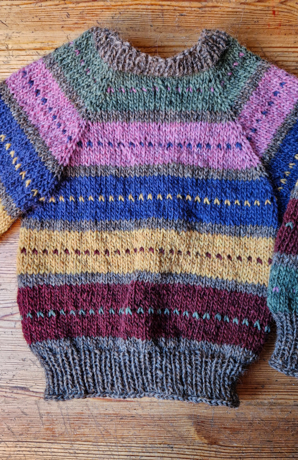 Handgestrickter Kinderpullover aus Öko-Islandwolle – Unisex Strickpullover Größe 110 – Naturwolle nachhaltig & warm