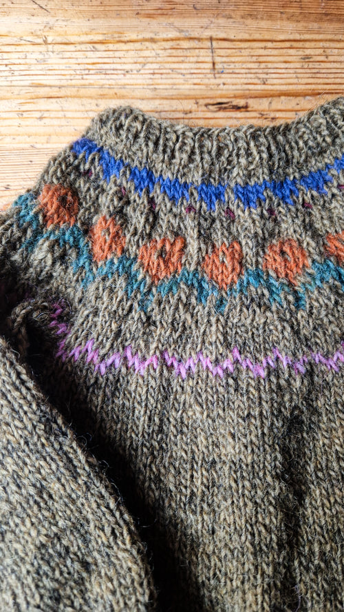 Handgestrickte pullover island muster grösse 92