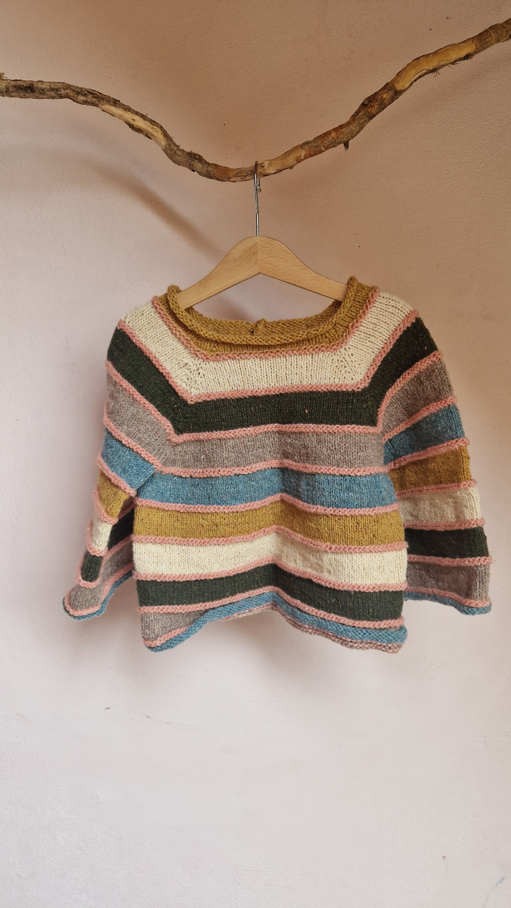 Handgestrickter Kinderpullover Bio-Schurwolle Gr. 104  Gestreift Boho/Eco Style,