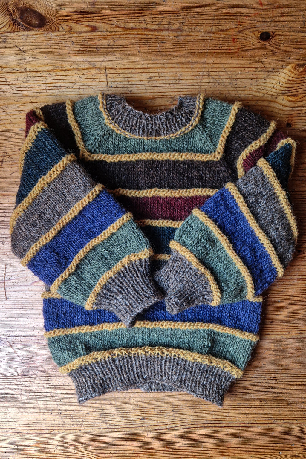 Handgestrickter Kinderpullover aus Öko-Islandwolle – Größe 116 – Bunter Streifenpulli aus Naturgarn