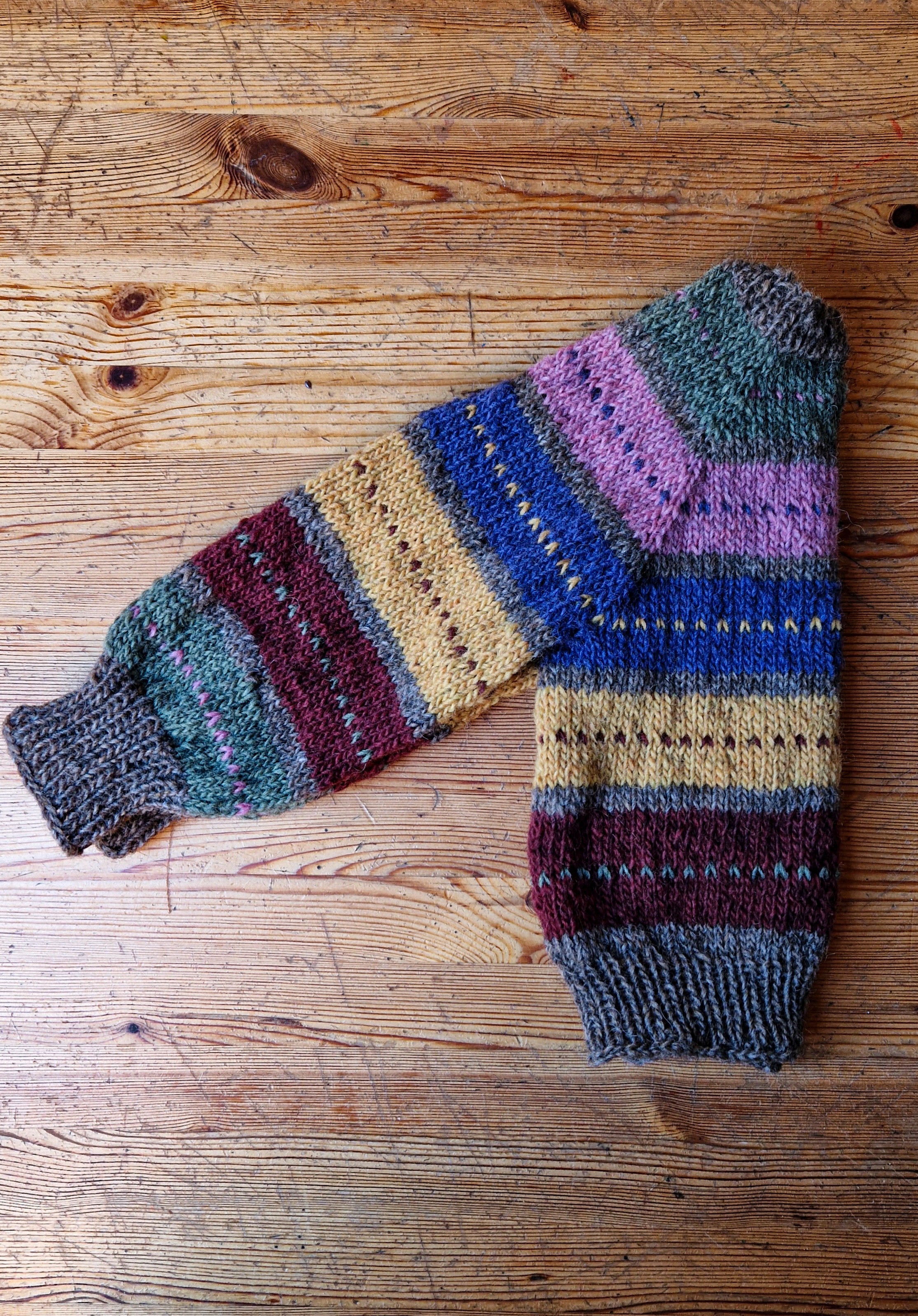 Handgestrickter Kinderpullover aus Öko-Islandwolle – Unisex Strickpullover Größe 110 – Naturwolle nachhaltig & warm