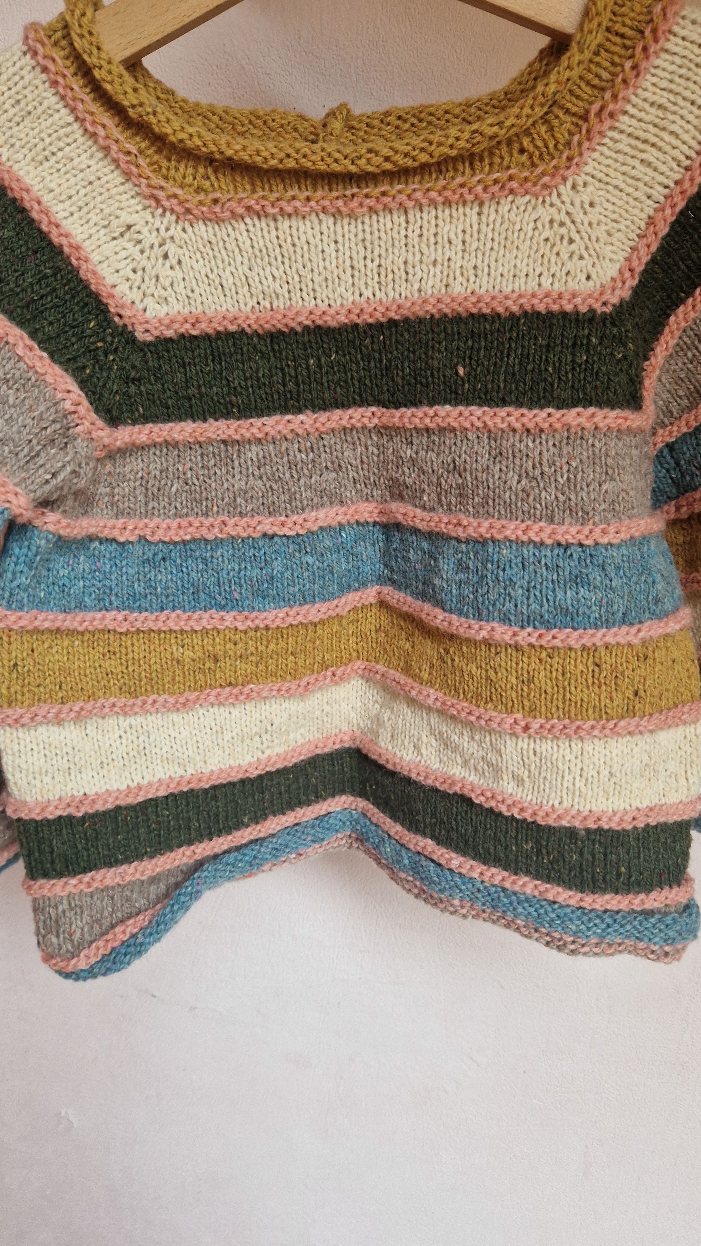 Handgestrickter Kinderpullover Bio-Schurwolle Gr. 104  Gestreift Boho/Eco Style,